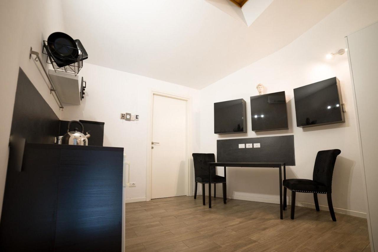 ᗰiki Hoᑌտᗴ Appartement Florence Buitenkant foto